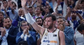 马丁内利替补爆发，成为球队新希望展现职业精神