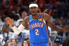 湖人队NBA交易传闻：詹姆斯与巴特勒互换东家，瞄准东契奇新搭档