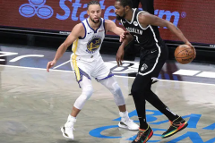 意外之喜！雄鹿因“字母哥哥”的赛场贡献赢下关键比赛。